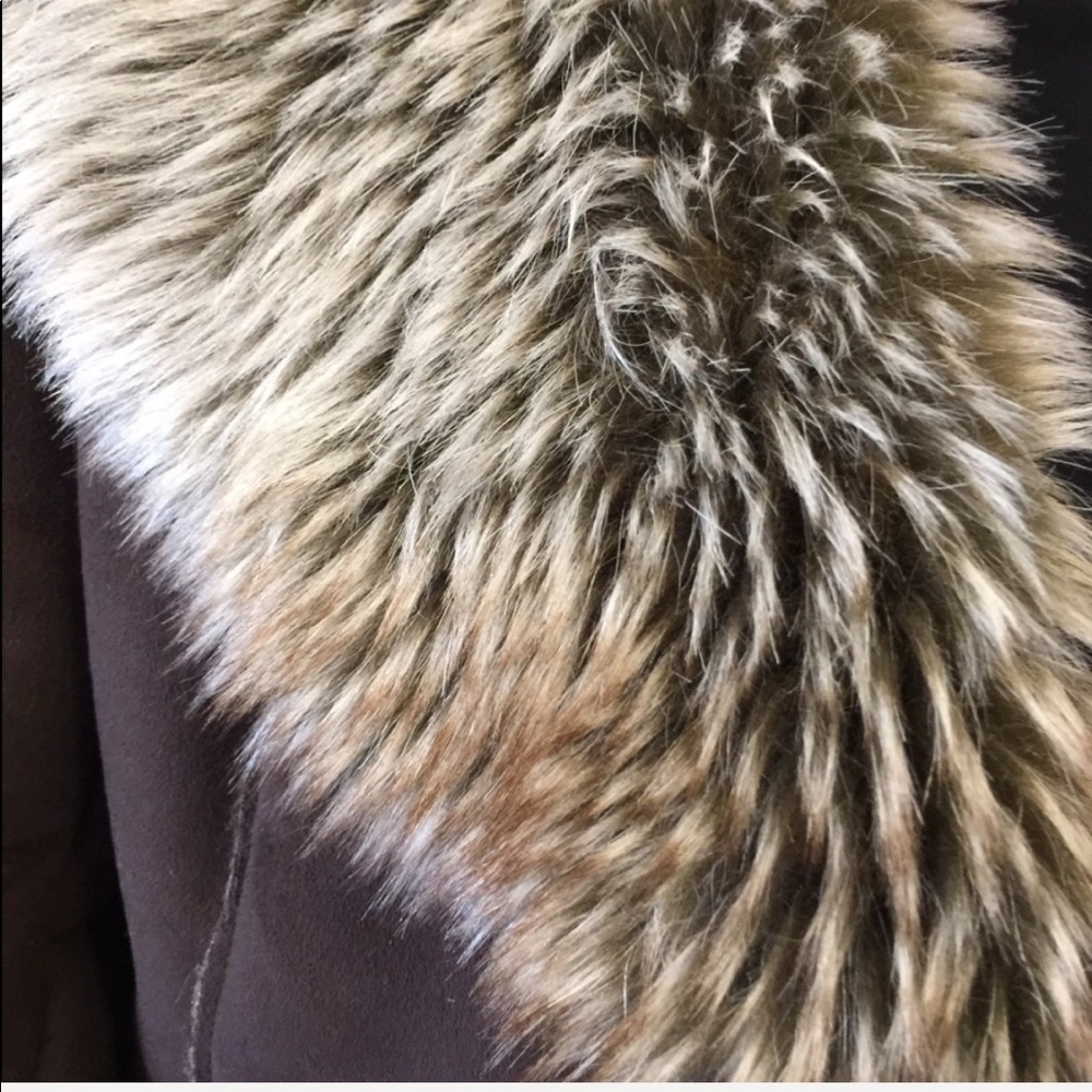 Coat - Picture 3 of 4